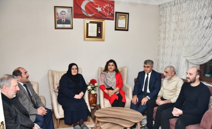 Vali Gürel'den şehit ailesine ziyaret
