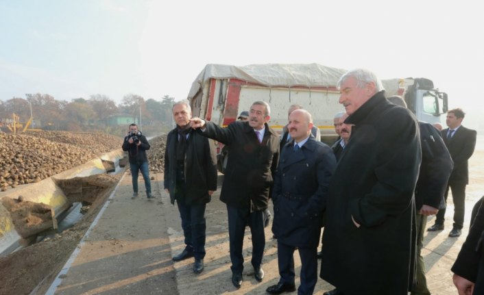 Vali Varol şeker fabrikasında incelemelerde bulundu