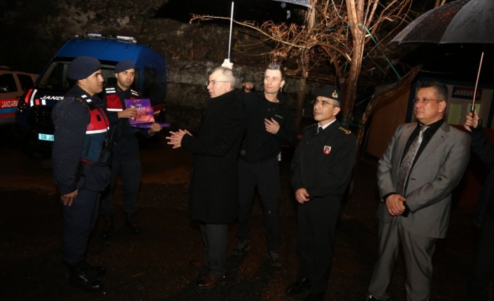 Vali Doruk, yeni yıl dolayısıyla çeşitli ziyaretlerde bulundu