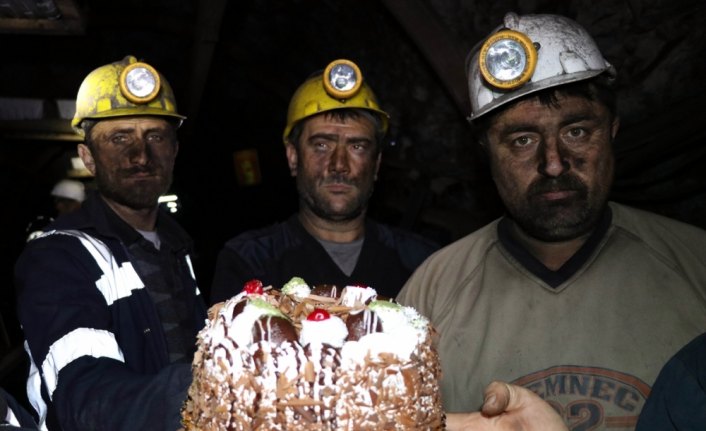 Yeni yıla maden ocağında çalışarak girdiler