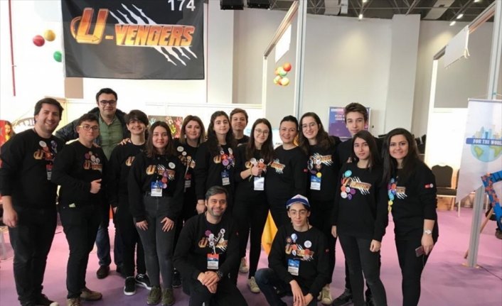 Yağ atıkları projesi Uğur Okulları öğrencilerine başarı getirdi