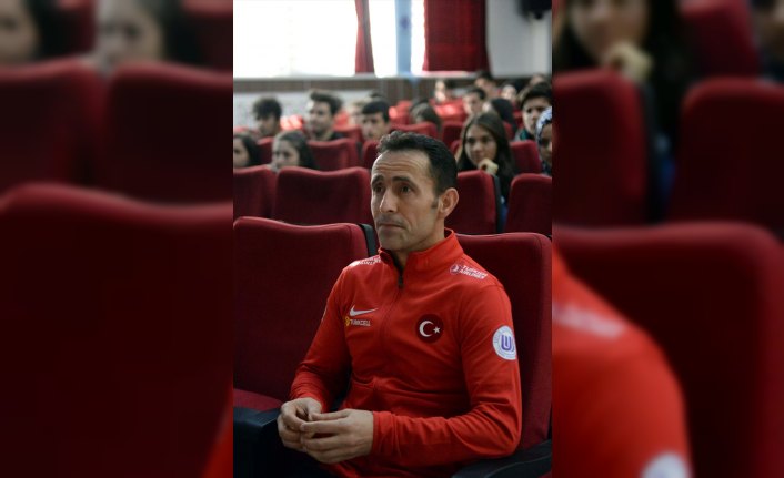Ampute Milli Futbol Takımı Teknik Direktörü Çakmak'tan Mehmetçiğe destek