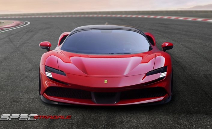 Ferrari SF90 Stradale'ye 