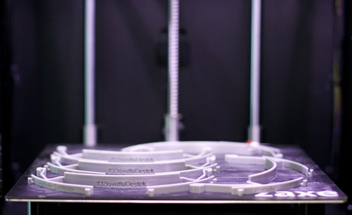 Samsun Teknopark'tan sağlık görevlilerine siperlik desteği