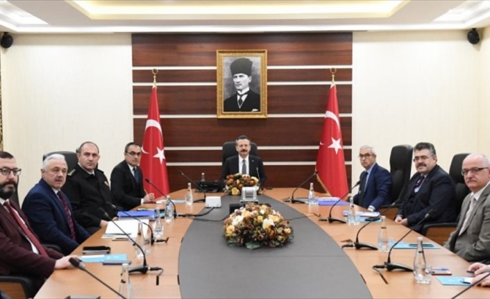 Valiliklerde Kovid-19 tedbirleri toplantısı yapıldı