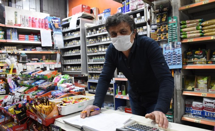 Bartın'da bir hayırsever vatandaşların bakkal borcunu ödedi