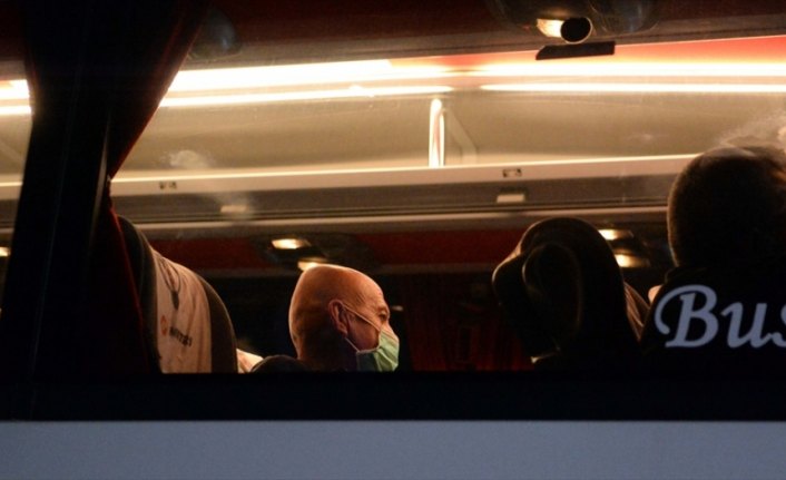 Cezayir'den getirilen 320 Türk işçiler Tokat'ta yurtlara yerleştirildi