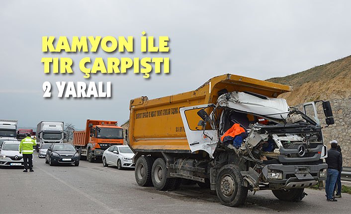 Kamyon ile tır çarpıştı: 2 yaralı