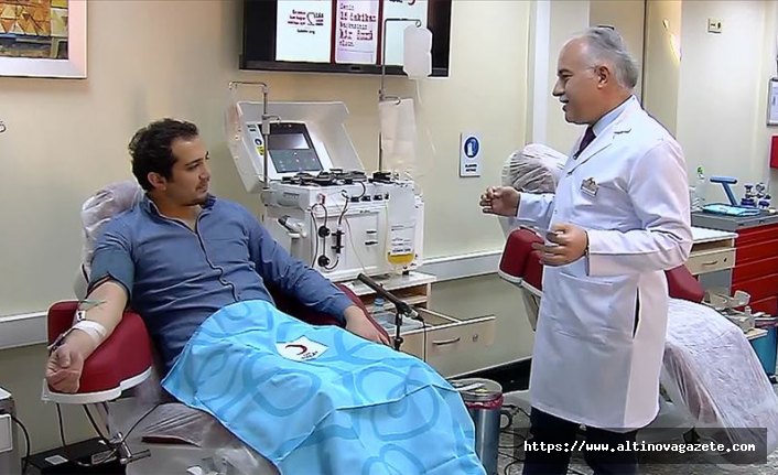Koronavirüsü yenen doktor ilk gönüllü plazma bağışçısı oldu