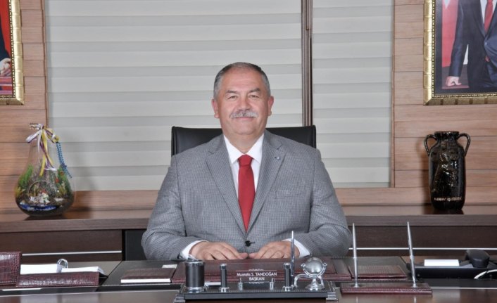 Kovid-19'u yenen Belediye Başkanı Tandoğan'dan 