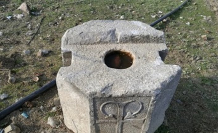 Roma dönemine ait taş sütunu 50 bin liraya satmak isteyen kişi yakalandı