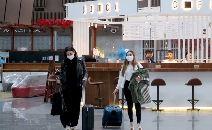 Türkiye'de bulunan 7 İspanyol, THY uçağıyla Barselona'ya hareket etti