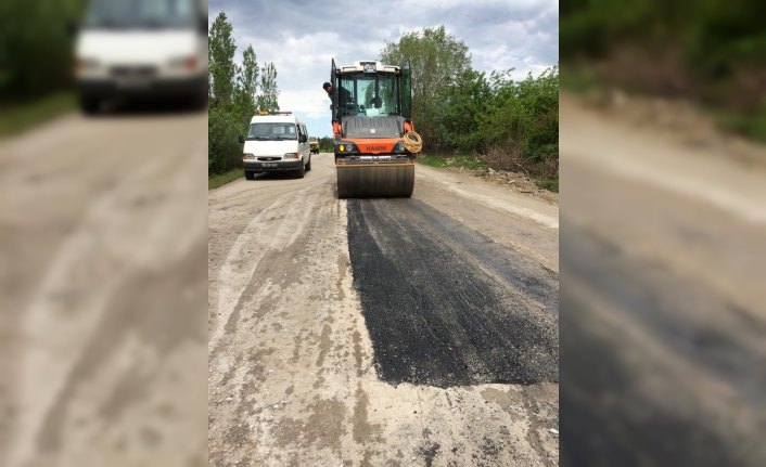 Amasya İl Özel İdaresi köy yollarında çalışmalarınına devam ediyor