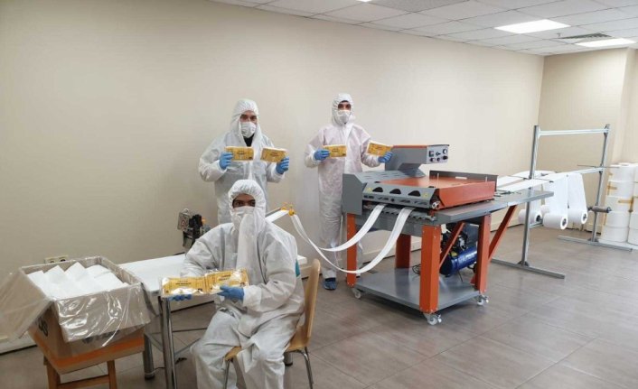 Asyaport Limanı'nda üretilen maskeler vatandaşa ücretsiz dağıtılıyor