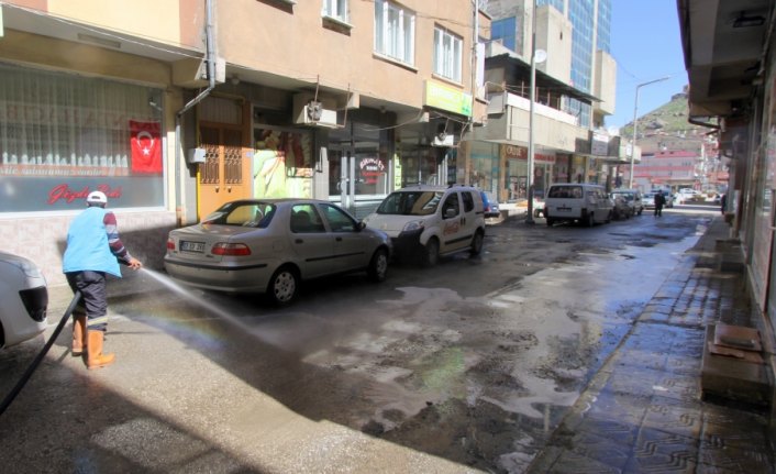 Bayburt'ta sokak ve caddeler yıkanıyor