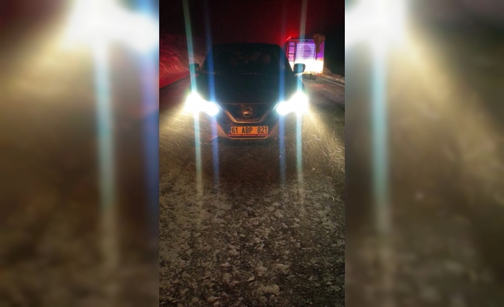 Bayburt'ta tipide mahsur kalan 8 kişi kurtarıldı