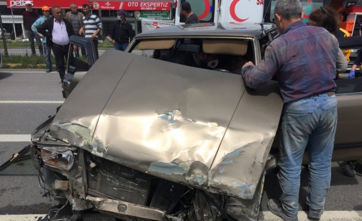 Çarşamba'da üç aracın karıştığı trafik kazasında 1 kişi yaralandı