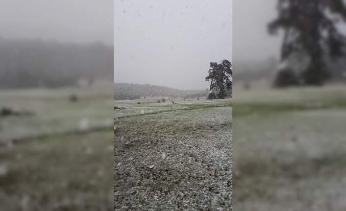 Karabük'ün yüksek kesimlerine kar yağdı