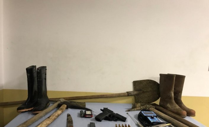 Koruma altındaki alanda kaçak kazı yapan 4 kişi yakalandı