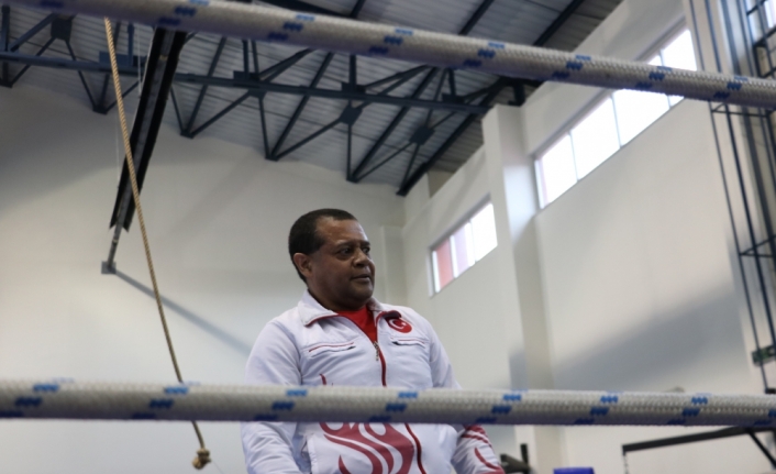 Kübalı başantrenör Nunez sporcularına kavuşacağı günü bekliyor