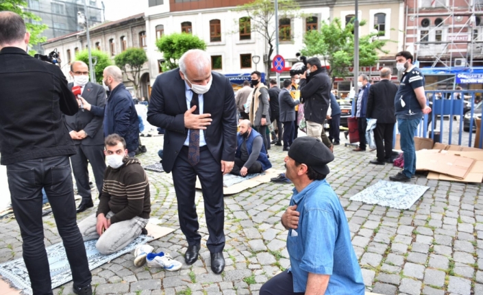 Orta ve Doğu Karadeniz'de cuma namazı, salgın sonrası ilk kez kılındı