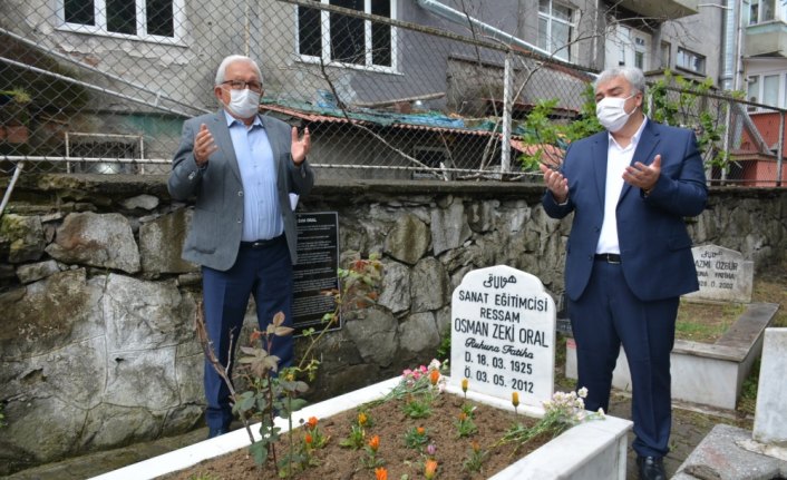 Ressam Osman Zeki Oral mezarı başında anıldı