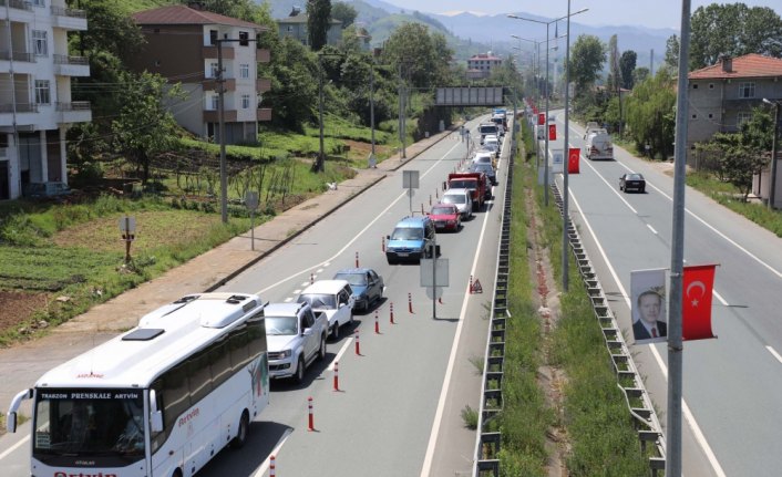 Rize dışındaki çay üreticileri kente dönmeye başladı
