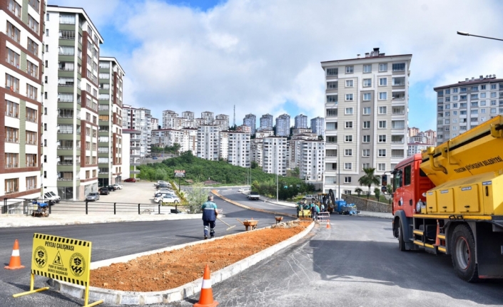 Büyükşehir Belediye Başkanı Zorluoğlu, Çukurçayır'da incelemelerde bulundu