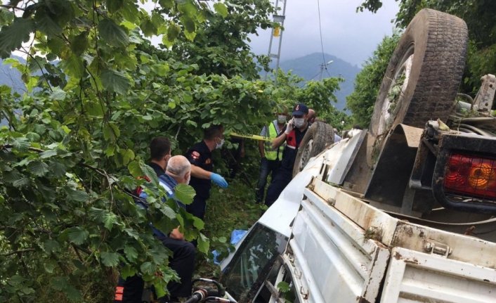 Trabzon'da uçuruma devrilen kamyonetin sürücüsü öldü