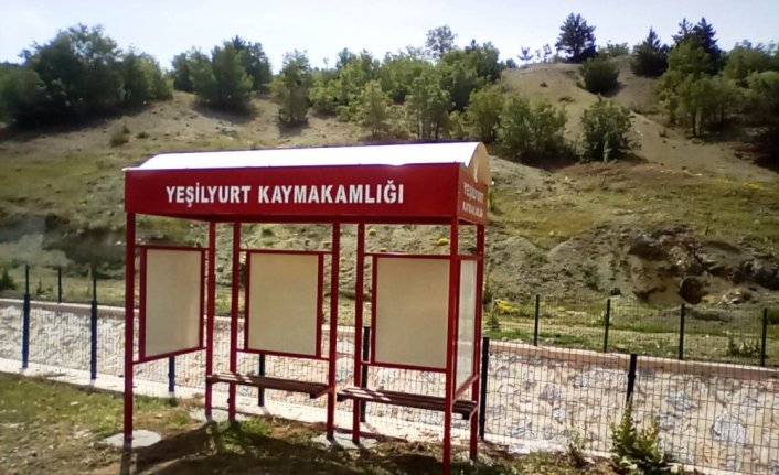 Yeşilyurt'ta köy öğrencileri için duraklar yapıldı