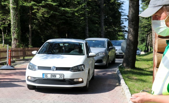 YKS stresinden kurtulmak isteyen öğrenciler ve aileleri Gölcük'e akın etti