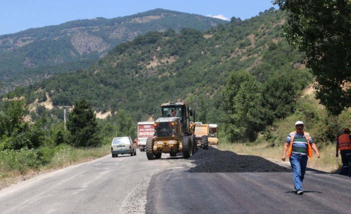 Adapazarı-Nallıhan kara yolunda üstyapı çalışmaları