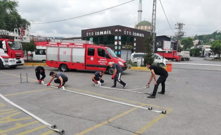 Gönüllü itfaiyeciler sahada ekiplere destek vermeye başladı