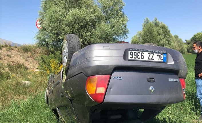 Gümüşhane'de otomobil şarampole yuvarlandı: 1 ölü, 1 yaralı