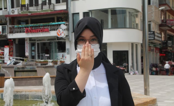 Lise öğrencisi, Kovid-19'a karşı 14 kuralı işaret diliyle anlattı