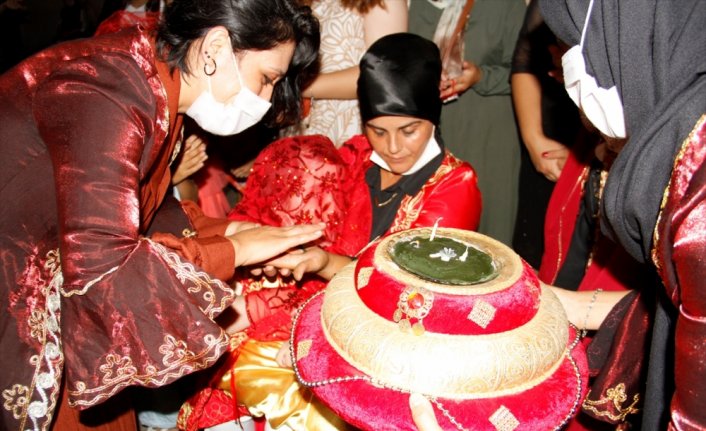 Engelli Çağla'nın kına gecesi isteği doğum gününde gerçekleşti