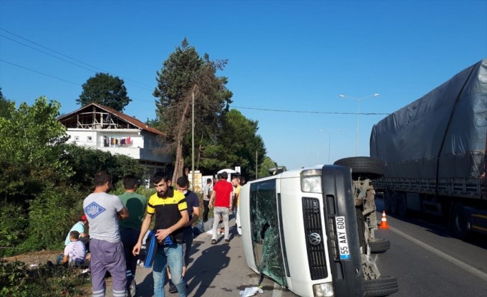 GÜNCELLEME - Samsun'da servis minibüsü devrildi: 16 yaralı