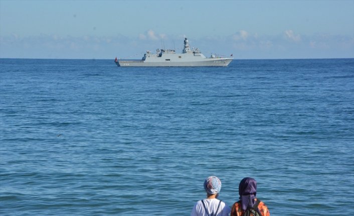 TCG Kınalıada (F-514) korveti İnebolu sahiline demirledi