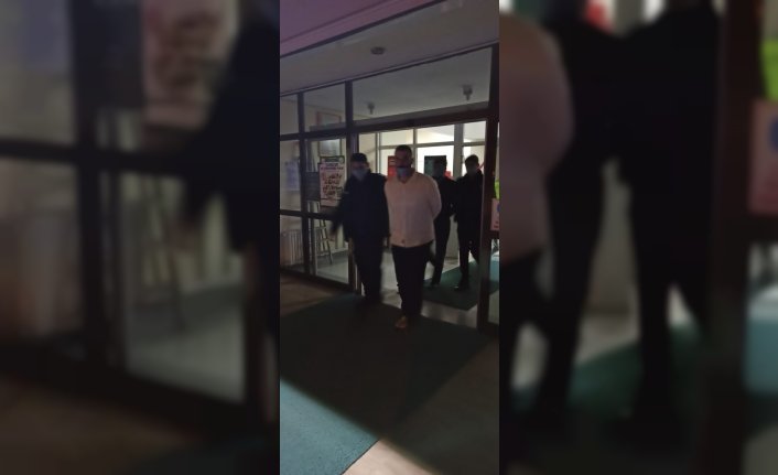 Araçlarında sahte para ve uyuşturucu bulunan 4 kişiden 3'ü tutuklandı