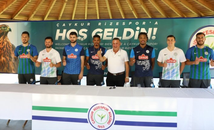 Çaykur Rizespor'da yeni transferler için tanıtım töreni düzenlendi