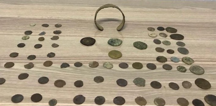 Düzce'de Roma dönemine ait 71 sikke ve 1 bileklik ele geçirildi