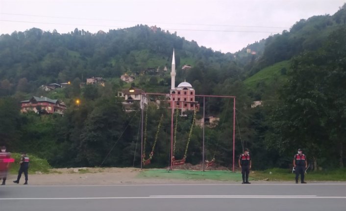 Fırtına Vadisi'nde izinsiz kurulan salıncaklar kaldırıldı