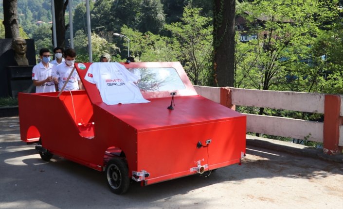 Karaelmas Teknoloji Takımı ürettikleri otonom araçla Robotaksi Yarışlarına damga vurdu