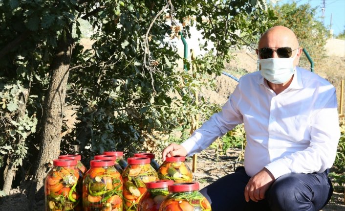 Keçiören Belediyesi'nden kışlık turşu ve kurutmalıklar