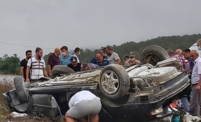 Samsun'da sulama kanalına devrilen otomobildeki 3 kişi yaralandı
