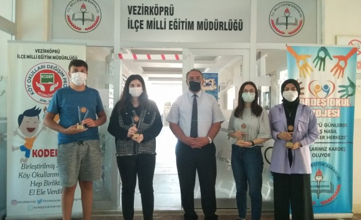 Vezirköprü İlçe Milli Eğitim Müdürlüğü ilçe birincilerini ödüllendirdi