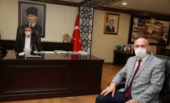 Artvin Valisi Doruk Şavşatlı arıcılarla bir araya geldi