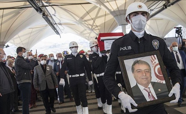 Eski Sağlık Bakanı Osman Durmuş son yolculuğuna uğurlandı