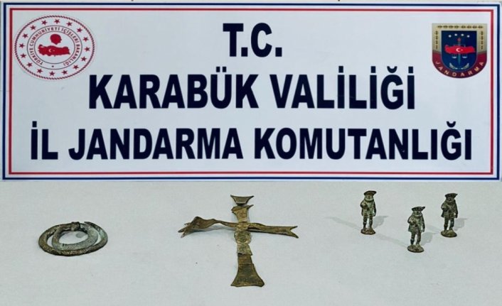 Karabük'te tarihi eser operasyonunda çeşitli objeler bulundu