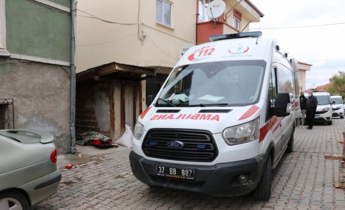 Kastamonu'da bir kişi evinin odunluğunda ölü bulundu